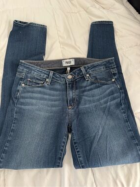 PAIGE Women's Medium Wash Skinny Jeans in Blue